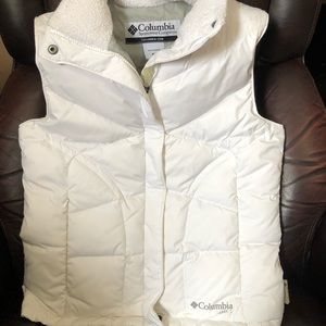 Small White Columbia Sport Vest